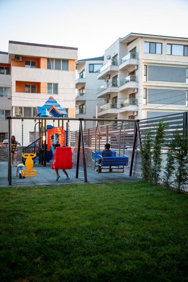 Mamaia Nord Nest Deluxe - Pool N Playground Apartment Bagian luar foto